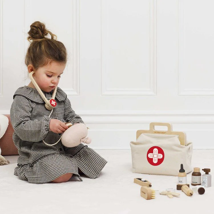 10 Piece Animal Vet Pretend Play Set - Image 7