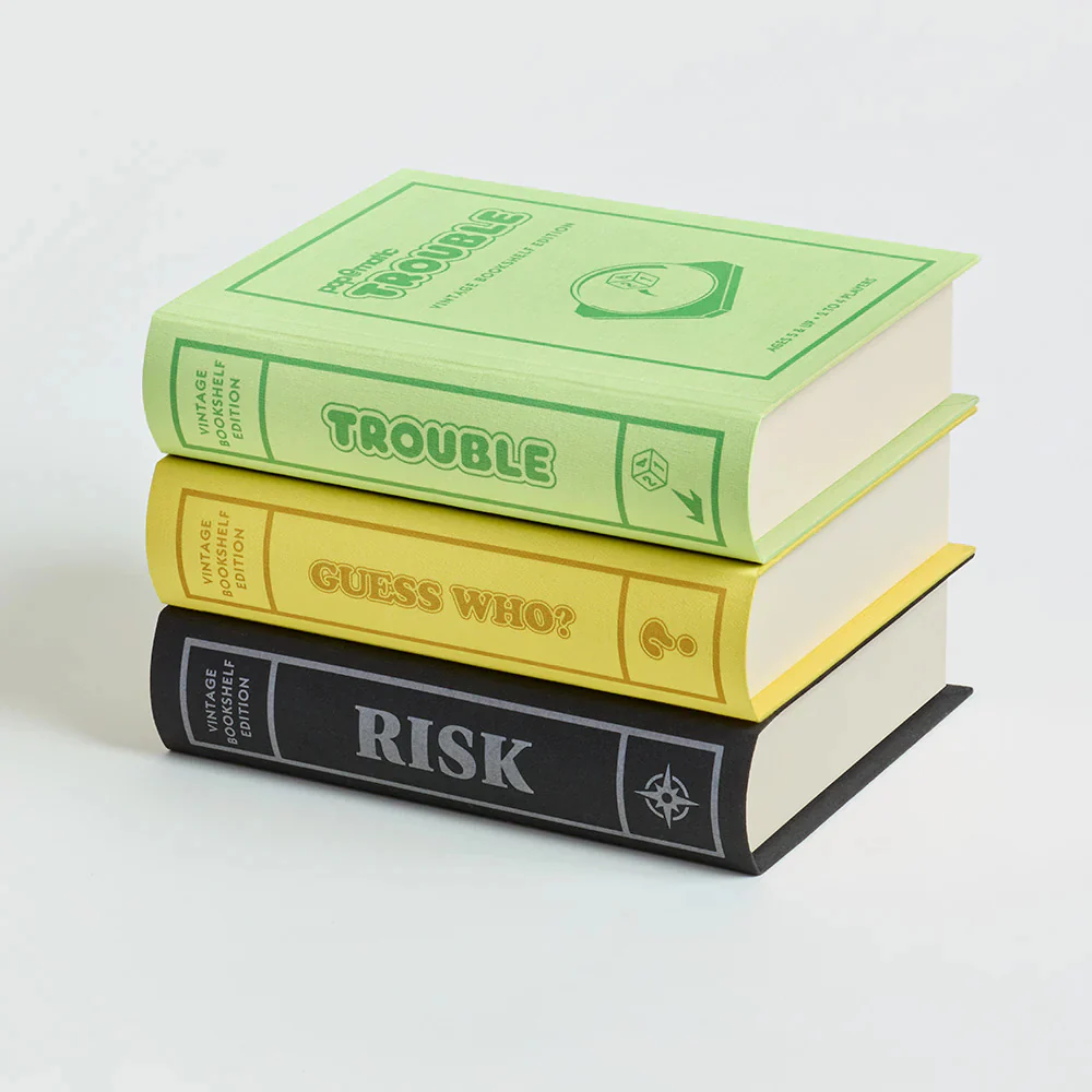 3 Pack Vintage Bookshelf Games: Risk, Guess Who, Trouble - Image 2