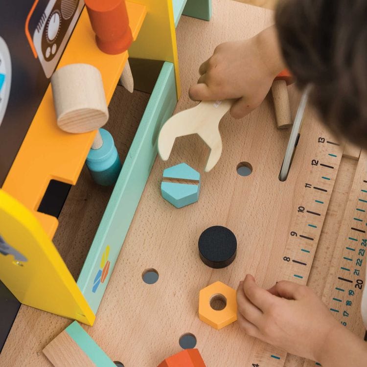 Alex’s Toy Work Bench with 11 Accessories - Image 4