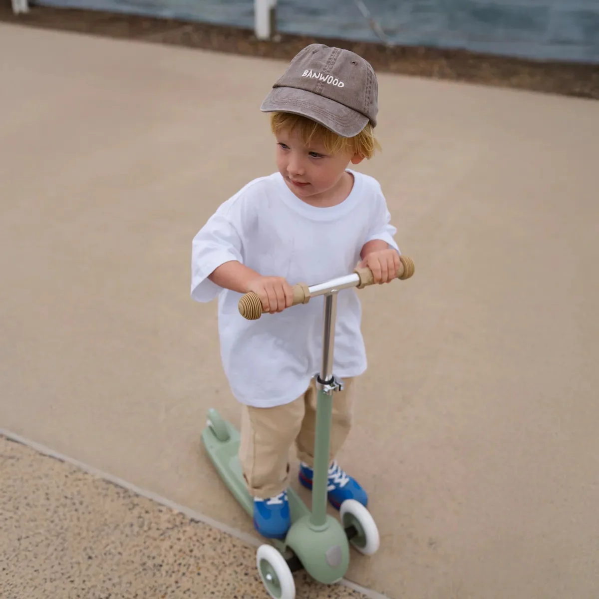 Banwood Eco Scooter - Olive - Image 3