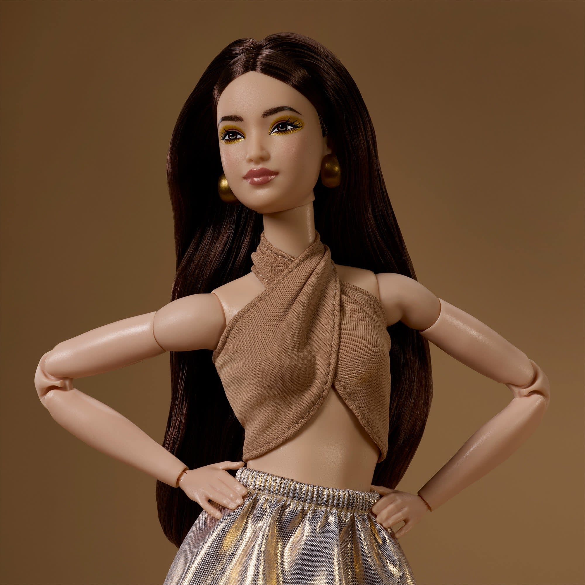 Barbie Basics 2026 Neutrals Series, Model 06 - Image 2