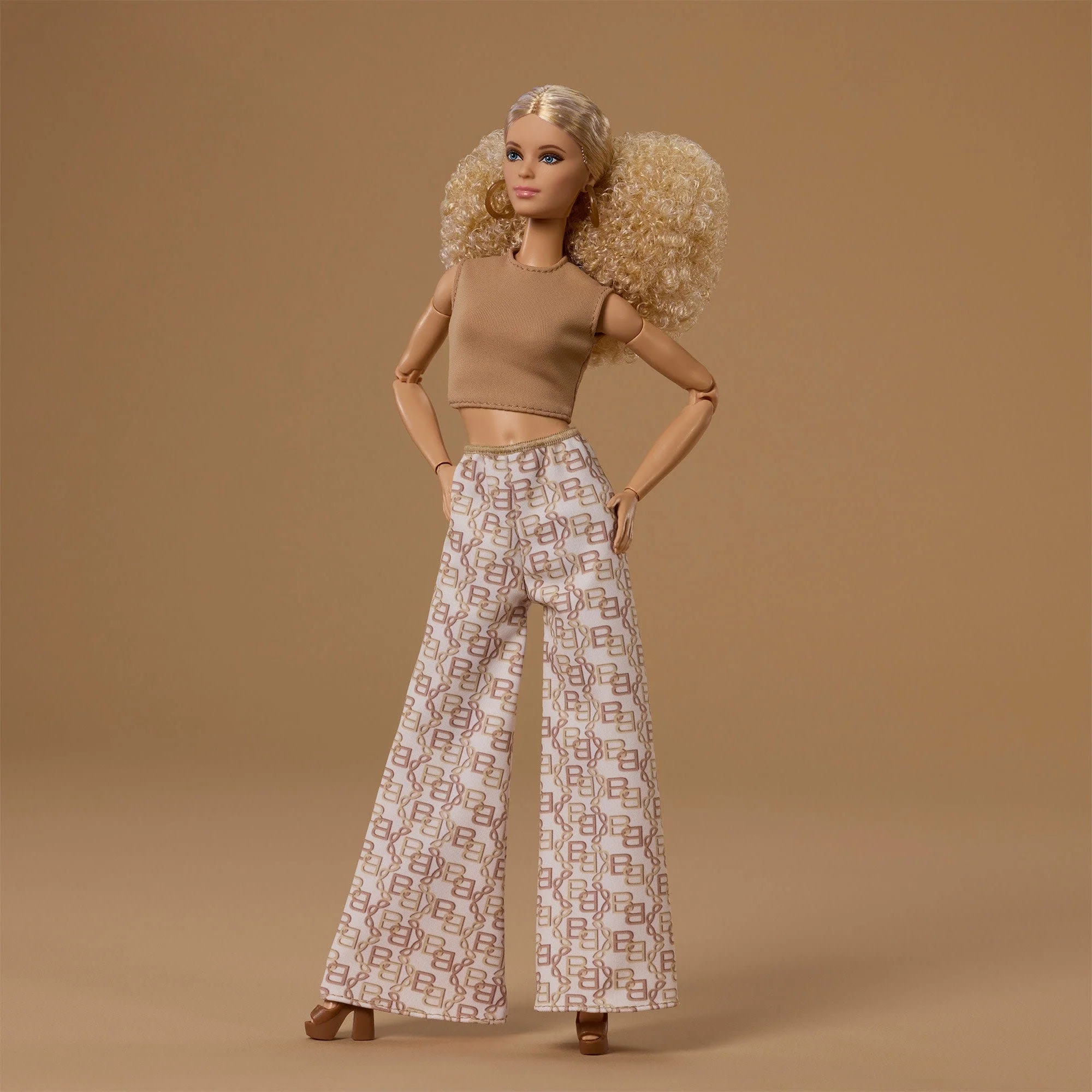 Barbie Basics 2026 Neutrals Series, Model 07 - Image 3