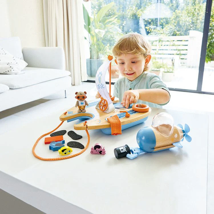 Ben's Eco Catamaran Playset - Image 2