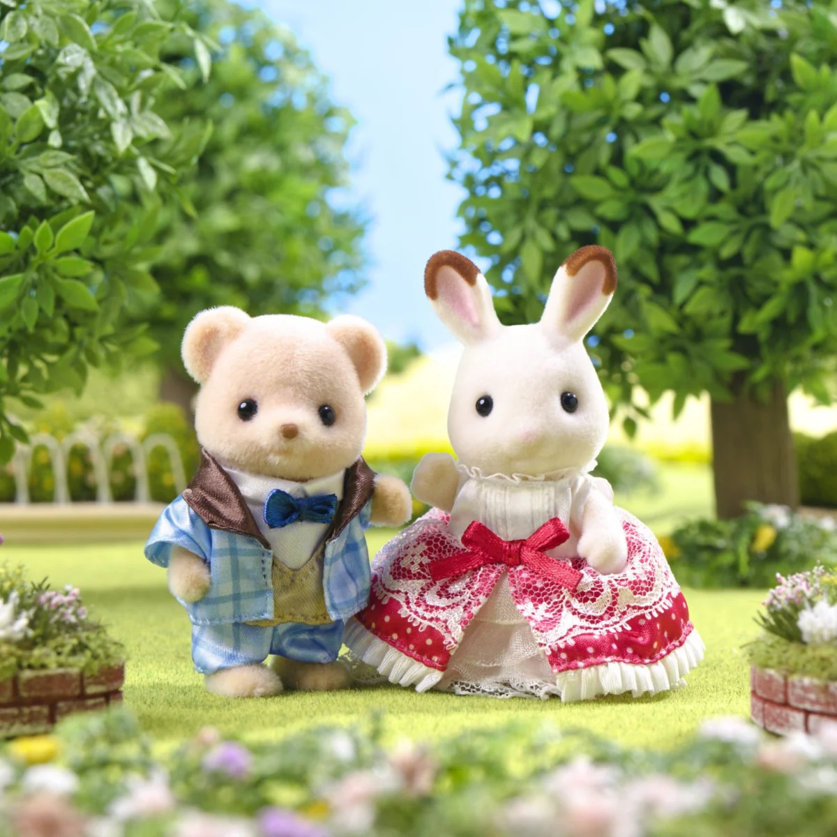 Calico Critters Anniversary Friends Set - Freya & Theo Collectible Doll Figures - Image 2