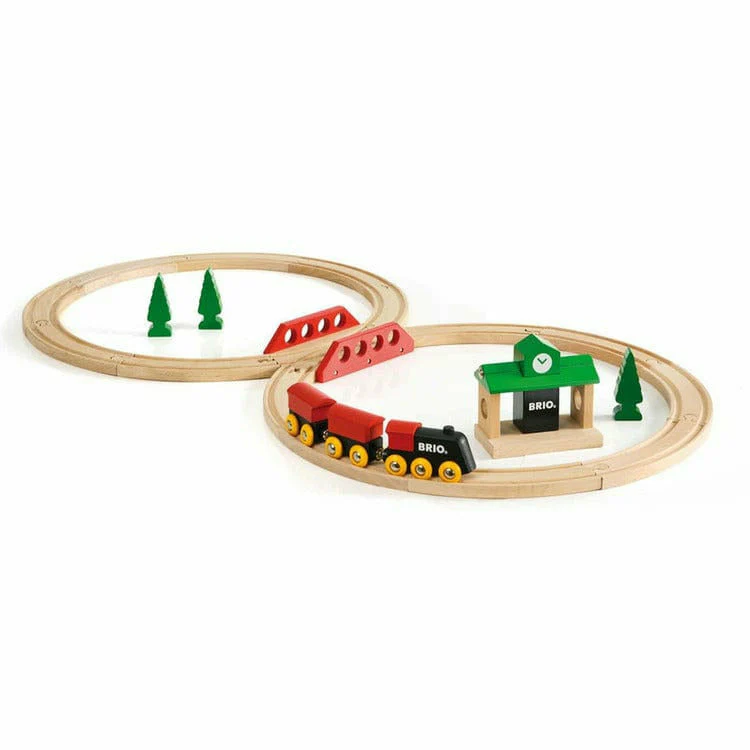 Classic Figure 8 Train Set - Image 6