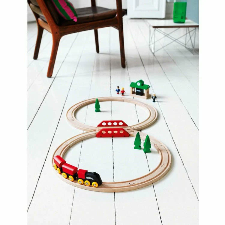 Classic Figure 8 Train Set - Image 7