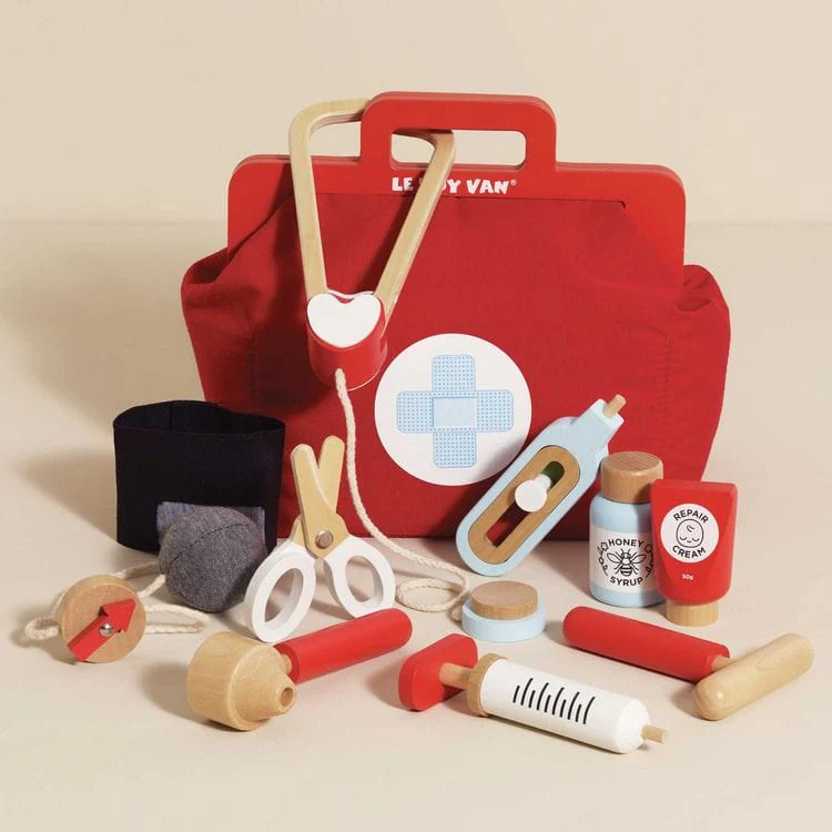 Vintage Doctor Roleplay Wooden Kit - 10 Piece - Image 4