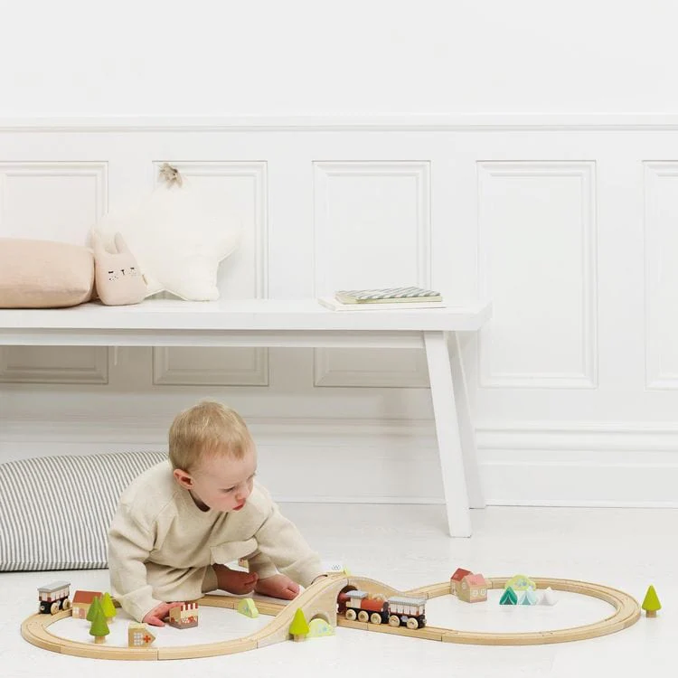 Figure 8 Wooden Train Set - 40 Pieces - Image 2