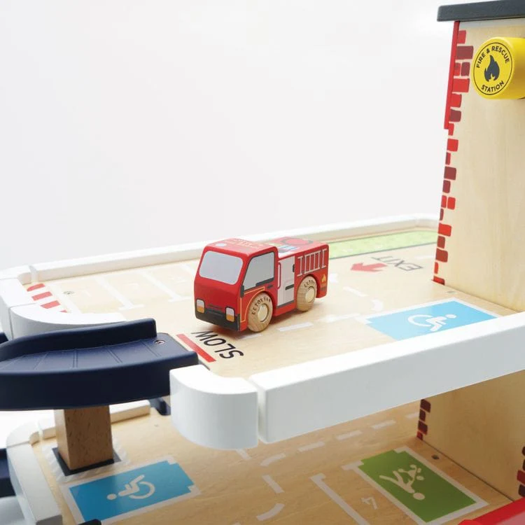 Fire & Rescue Wooden Garage - Image 2