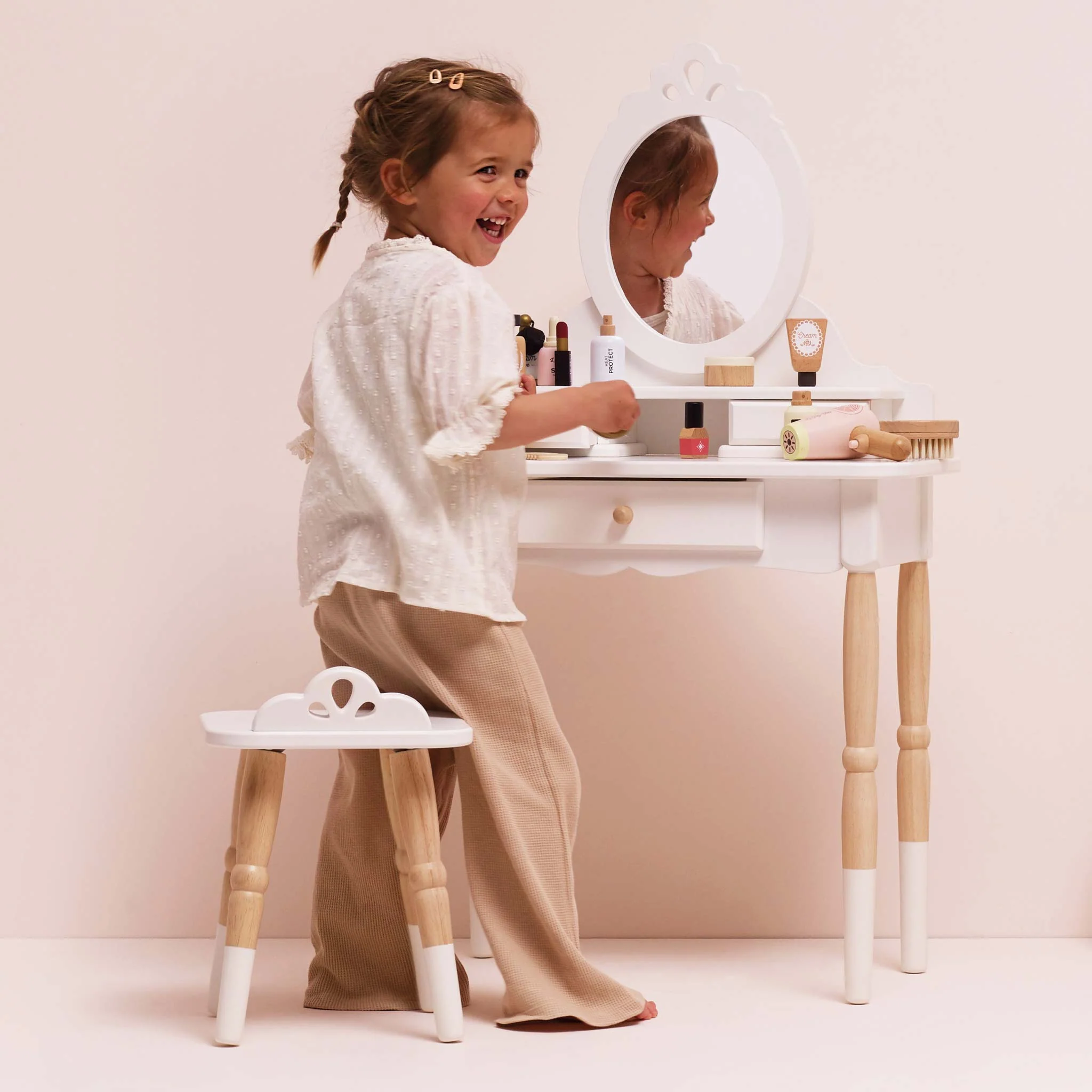 Wooden Hair Straighteners & Accessory Pretend Play Set - Image 2
