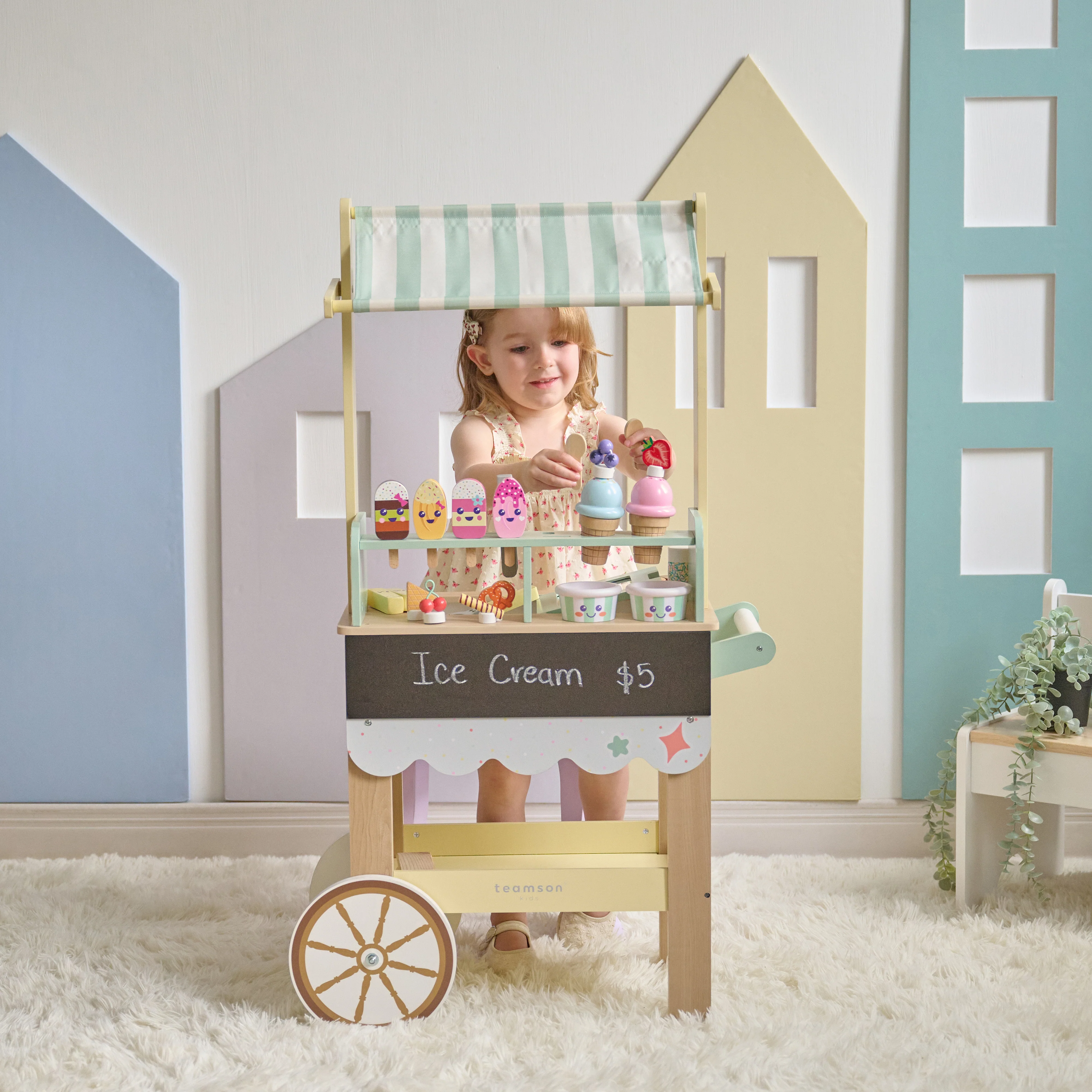 Jolly Pals Wood Ice Cream Stand with 33 Accessories and Chalkboard - Image 6