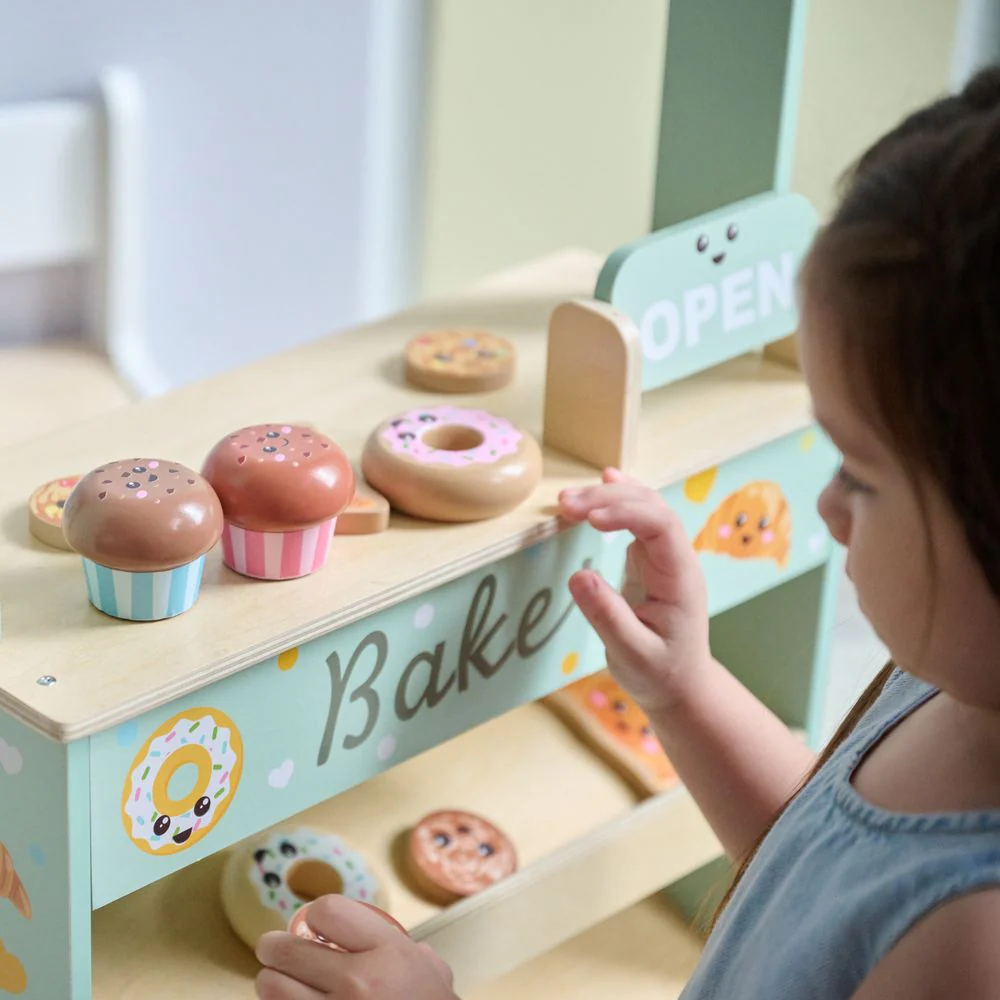 Jolly Pals Wooden Bakery Stand with 12 Pastry Pieces - Image 5