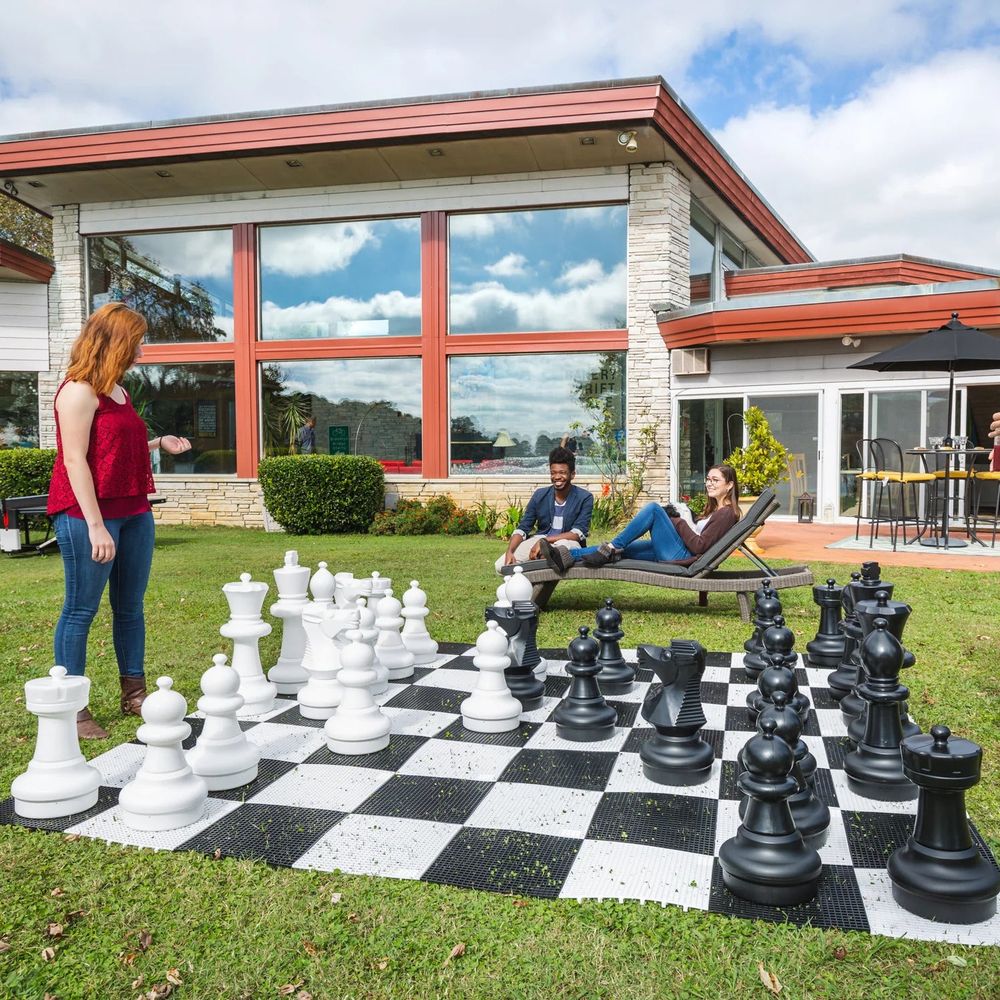 Giant Chess Set - Image 3