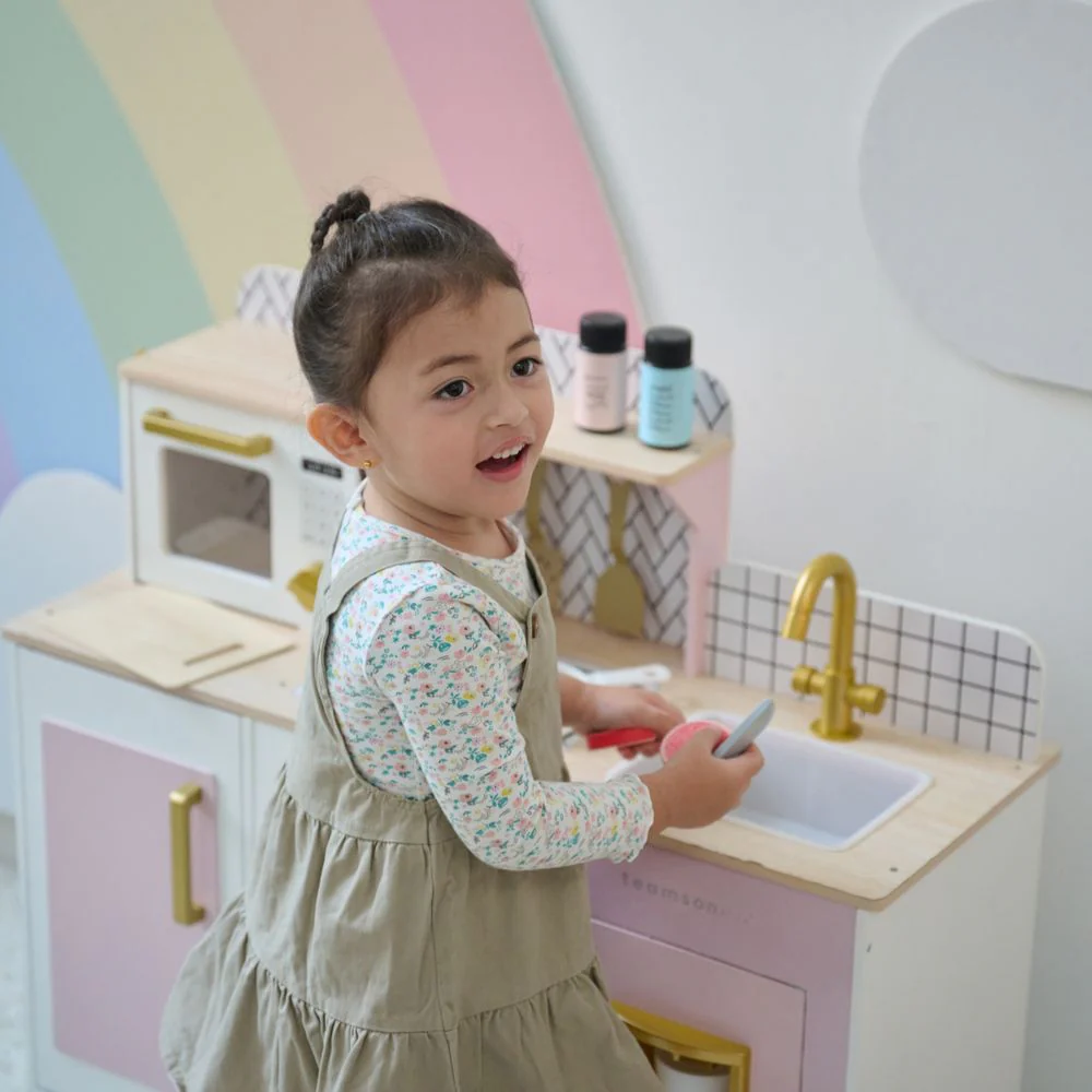 Little Chef Hampton Wooden Play Kitchen with Ice Dispenser & Sink - Pink - Image 6