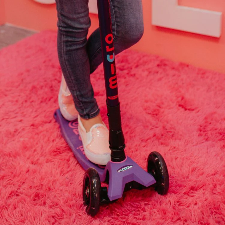 Micro Maxi Foldable LED Scooter -  Purple - Image 4