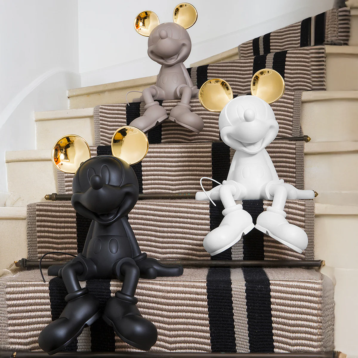 Mickey Mouse Take 2 White & Gold Figure - 19" - Image 3