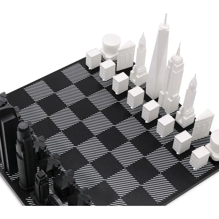 New York Versus Los Angeles Acrylic Chess Set with Black and White Wood Hatch Board - Image 2