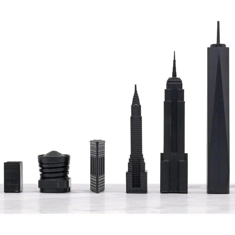 New York Versus Los Angeles Acrylic Chess Set with Black and White Wood Hatch Board - Image 3