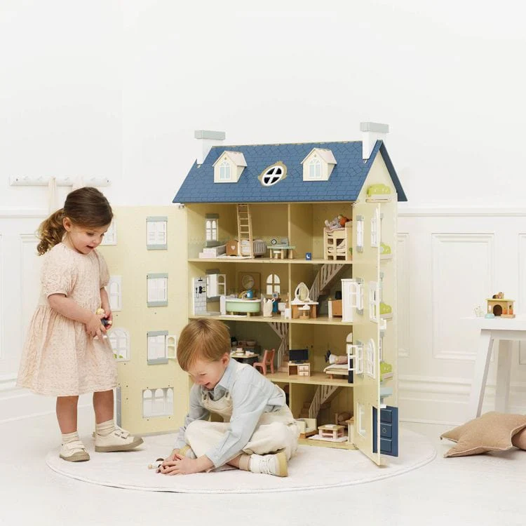 Palace Wooden Dollhouse - Image 2