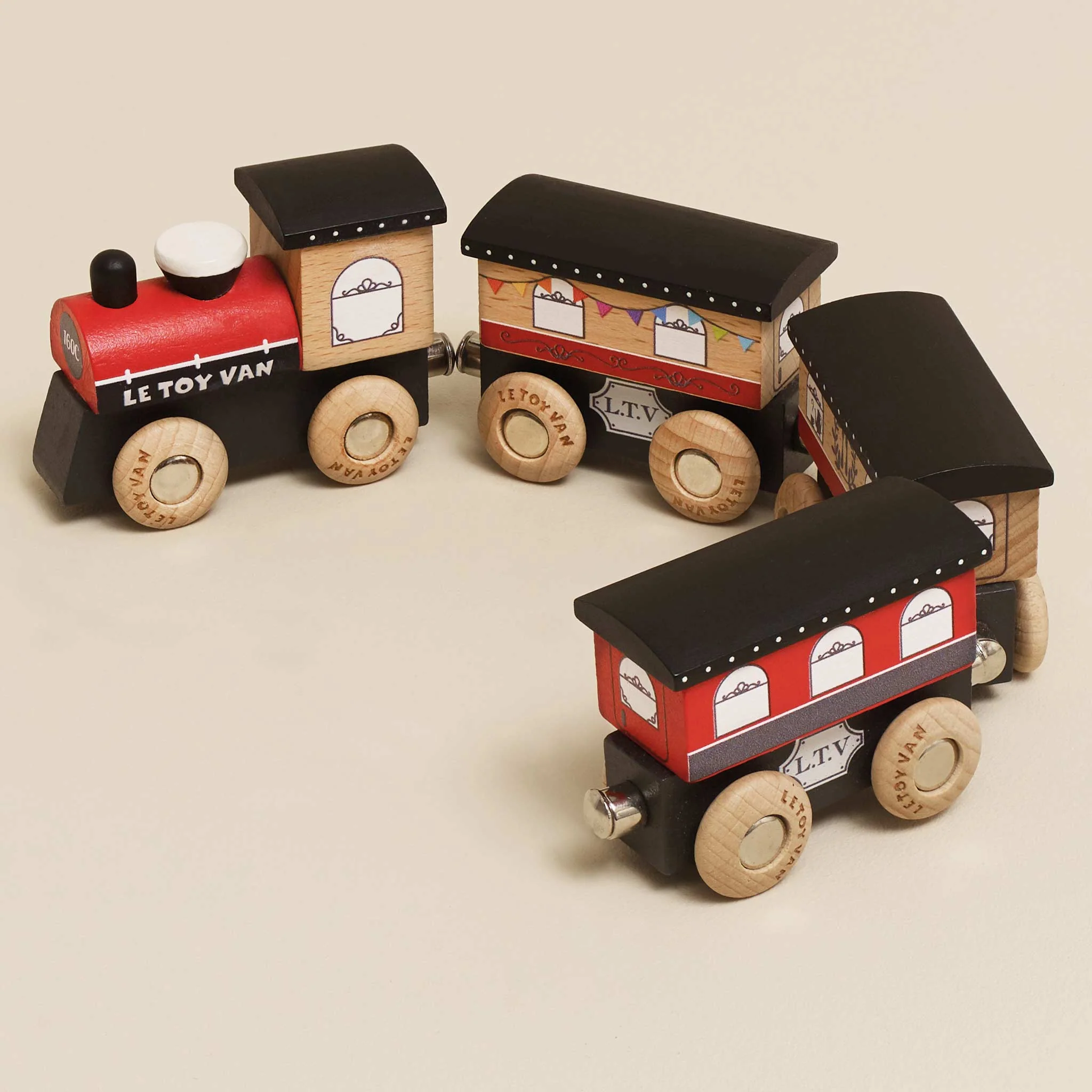 Royal Express Train & Carriages - Image 3