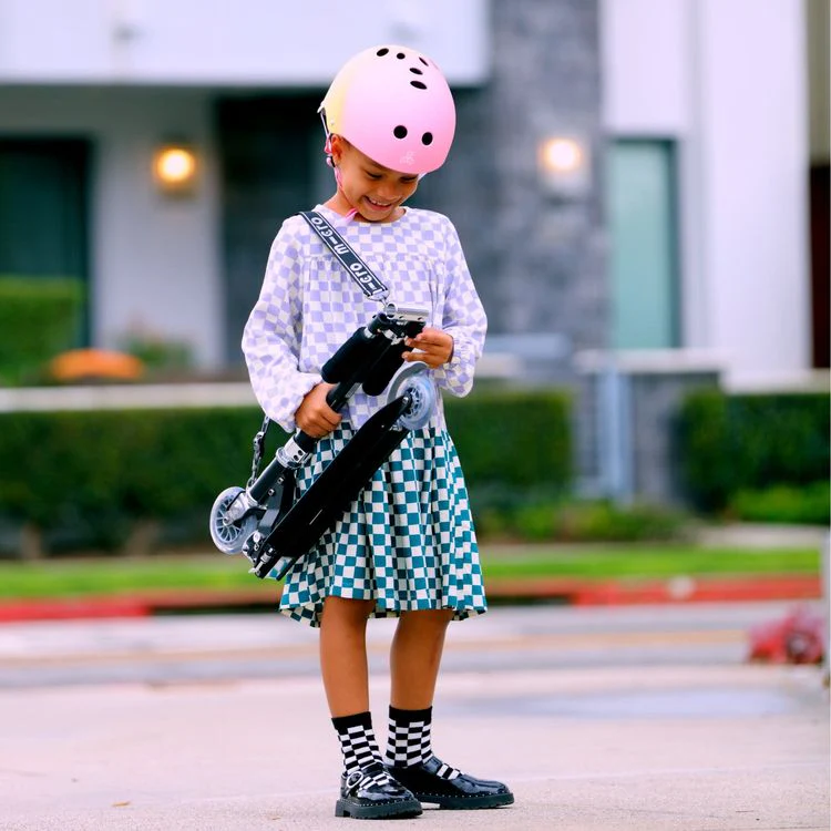Micro Sprite LED Scooter - Black - Image 3