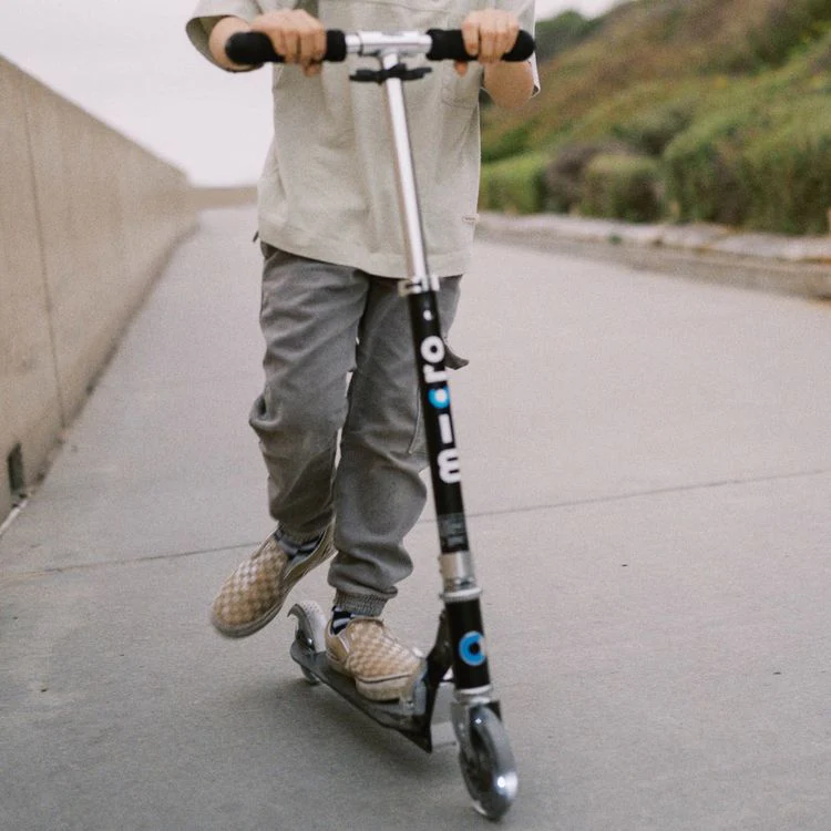Micro Sprite LED Scooter - Black - Image 4