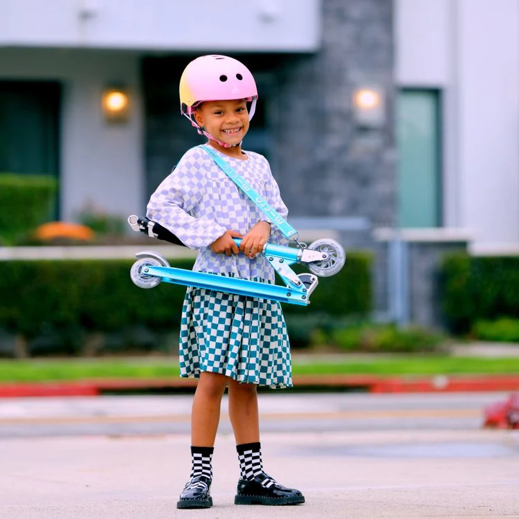 Micro Sprite LED Scooter - Ocean Blue - Image 3