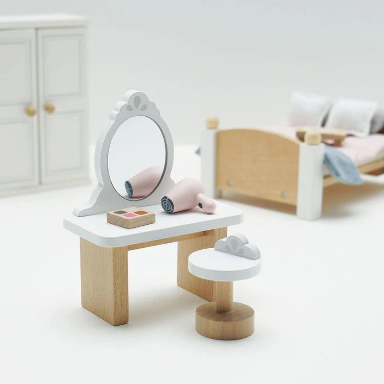 Wooden Dollhouse Bedroom Furniture Set - 19 Pieces - Image 3