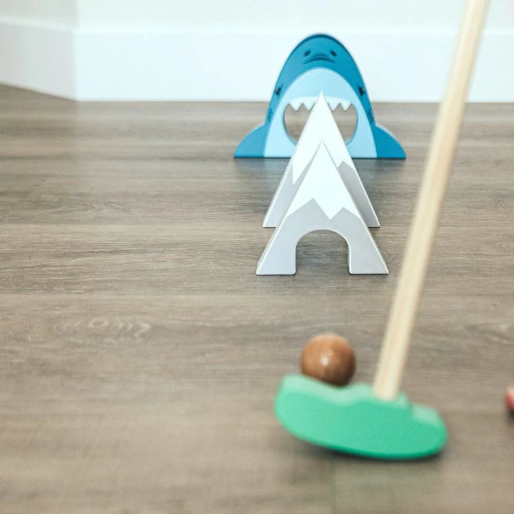 Wooden Putt Putt Golf Set - Image 2